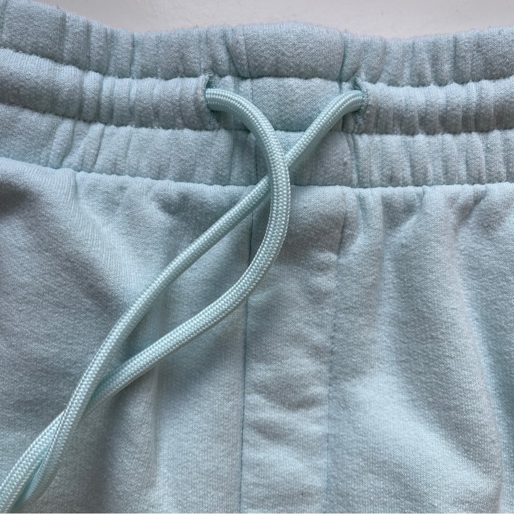 UGG Women's Soft Blue Athletic Shorts Size M - Picture 5 of 7